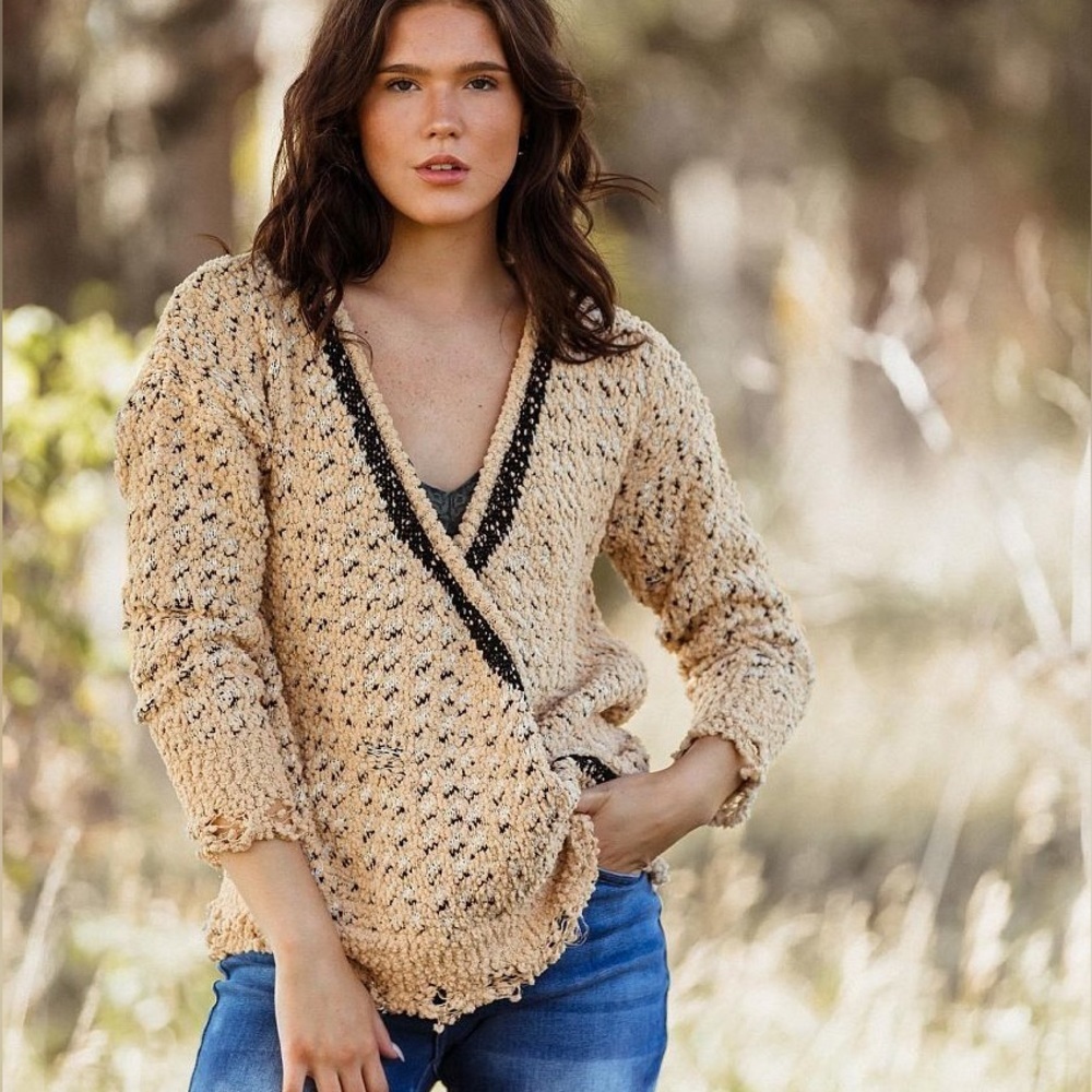 Gimmicks By Buckle Women’s Size Medium Knitted Sweater Front Wrap Distressed